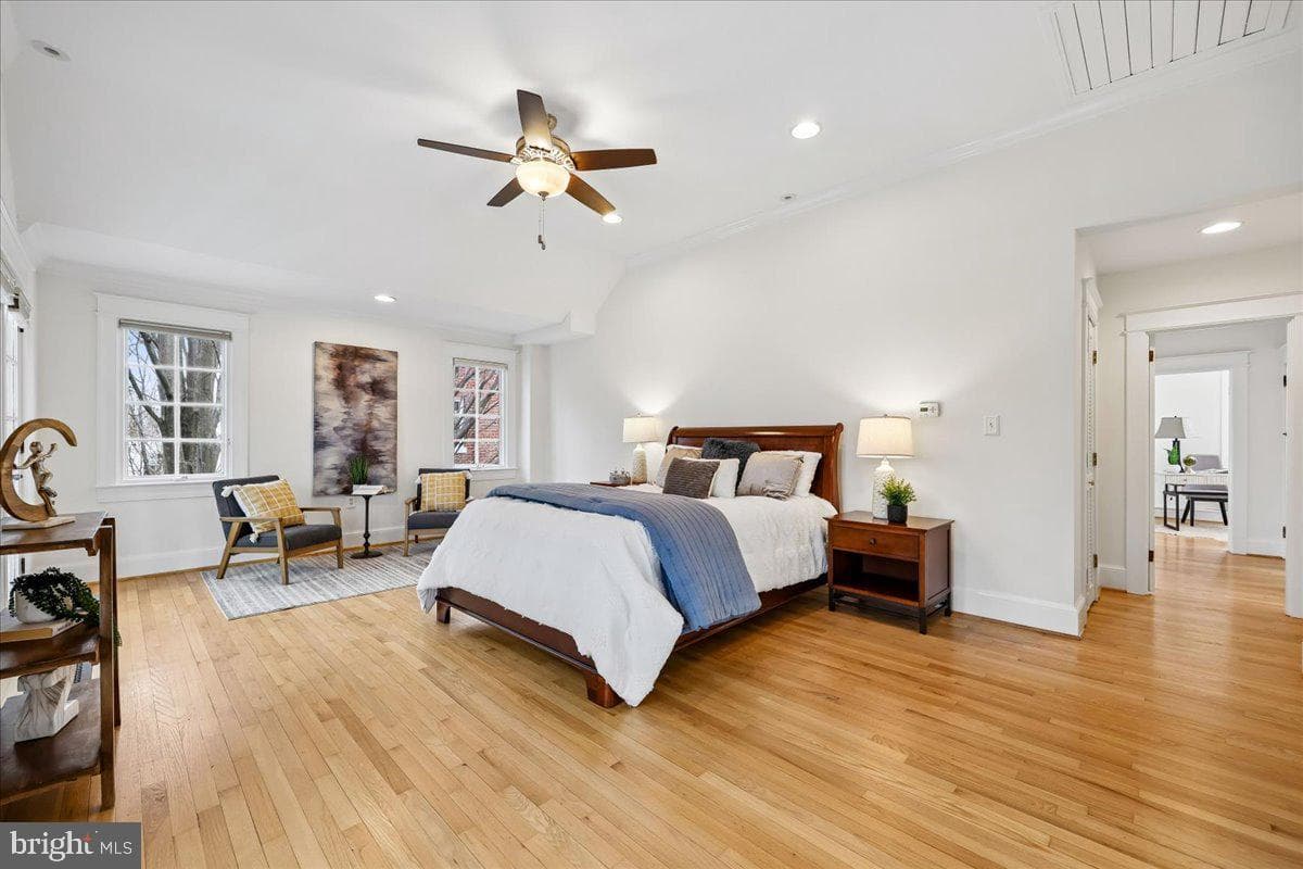 4913 Chevy Chase Boulevard photo 33
