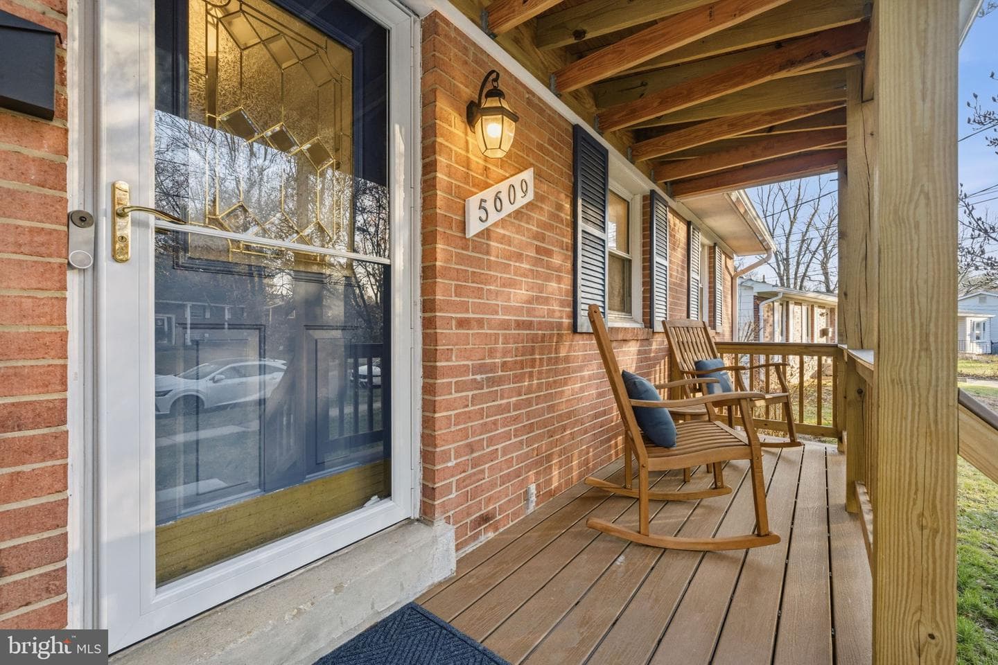 5609 Pier Drive photo 2