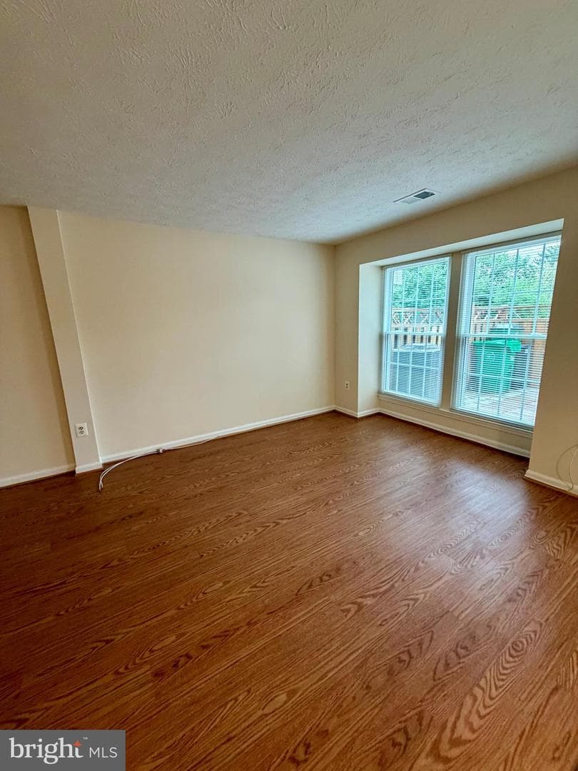 407 Palmtree Drive photo 10