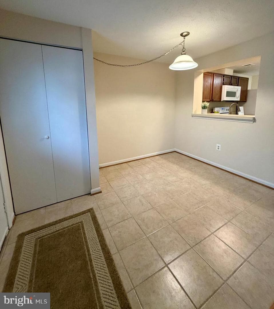 407 Palmtree Drive photo 8