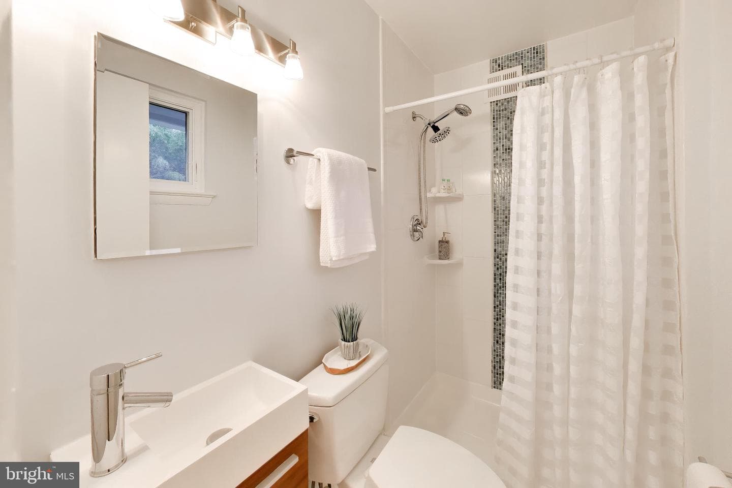 6514 Wilmett Road photo 18