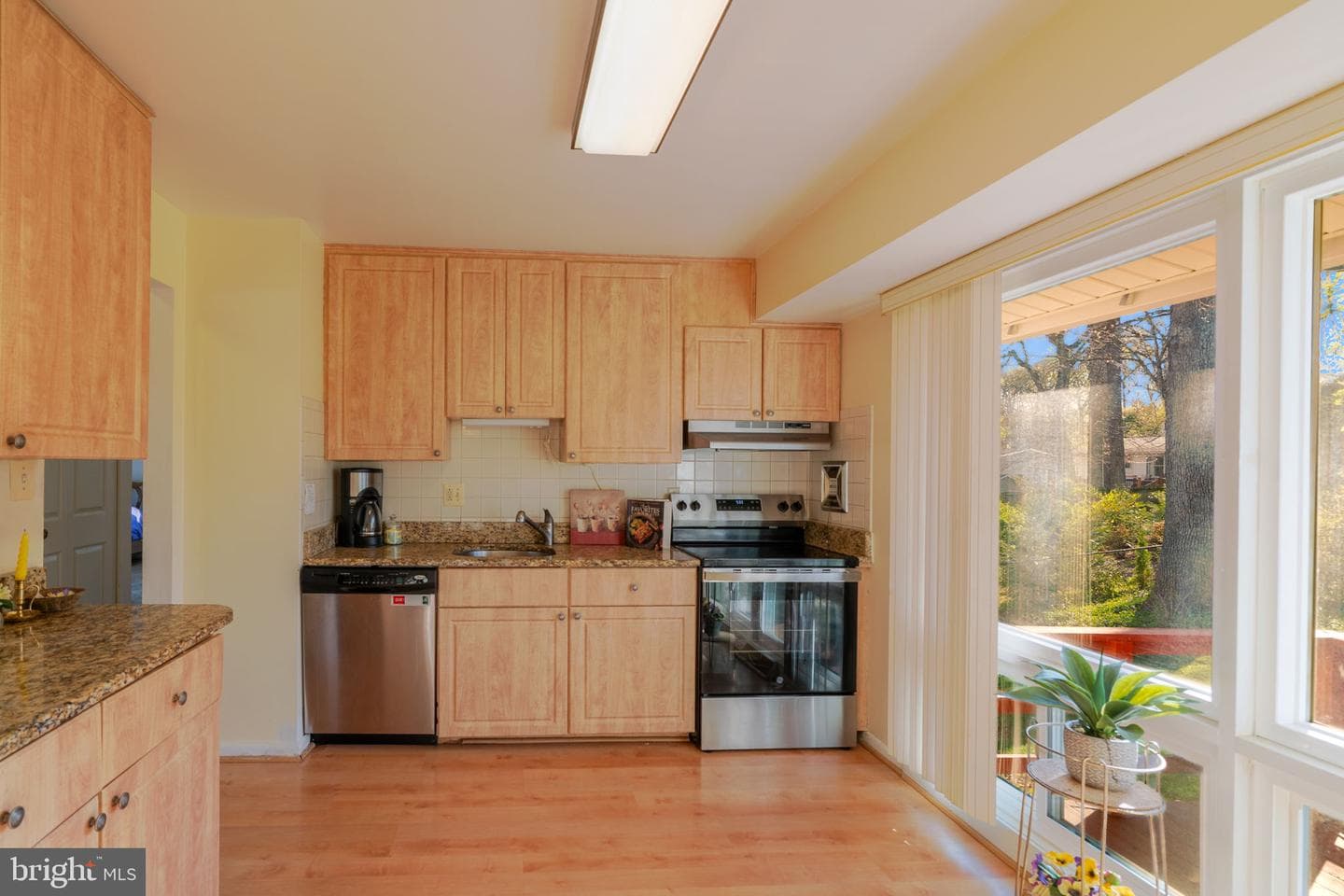 13820 Arctic Avenue photo 6