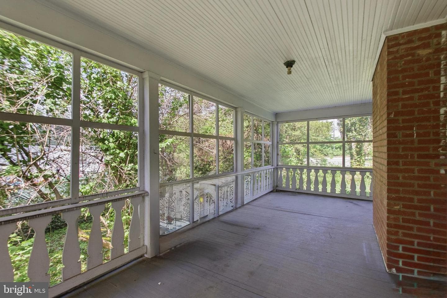 305 W Diamond Avenue photo 25
