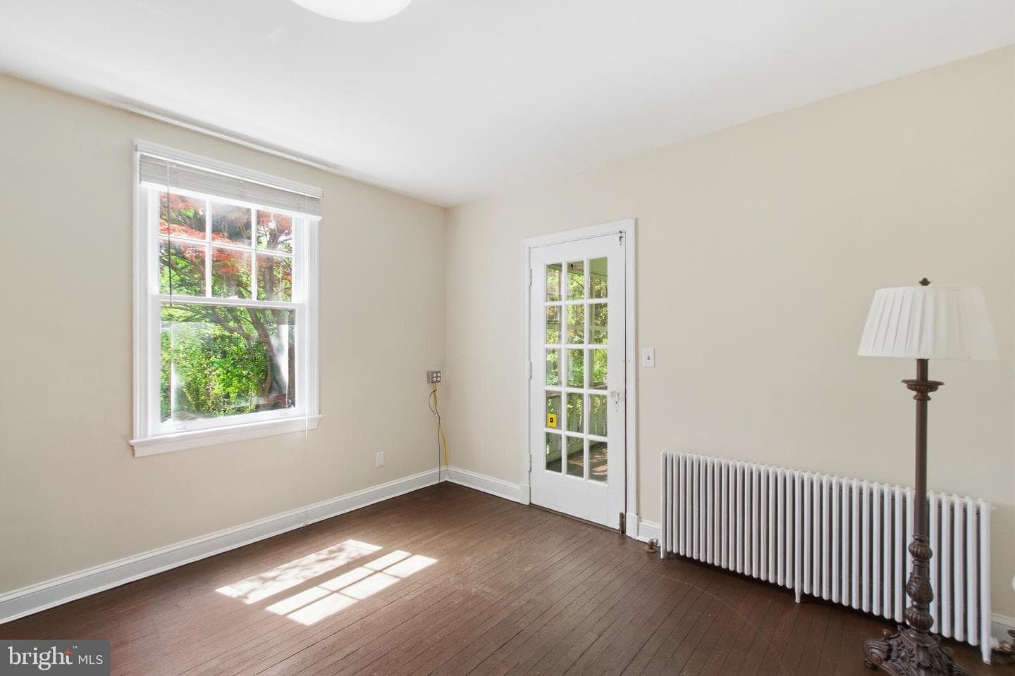 305 W Diamond Avenue photo 7