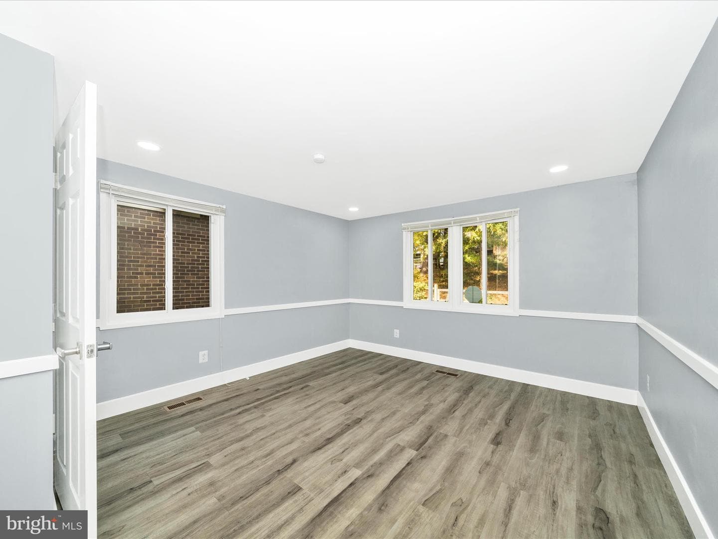 10513 Cambridge Court photo 28