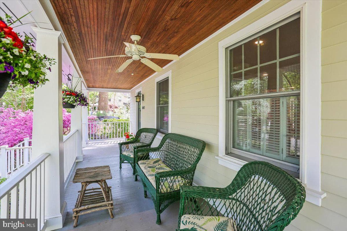 11012 Montrose Avenue photo 10