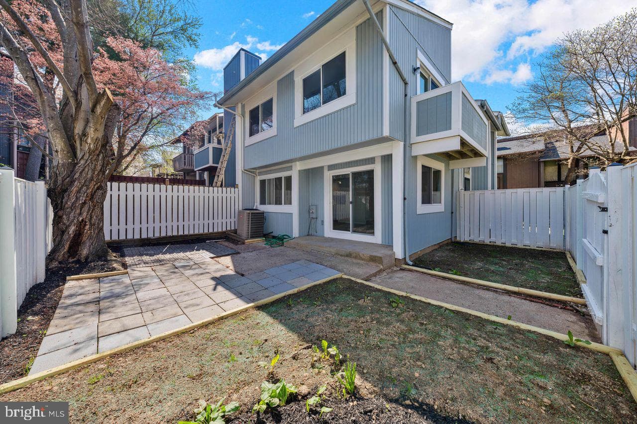18444 Stone Hollow Drive photo 38