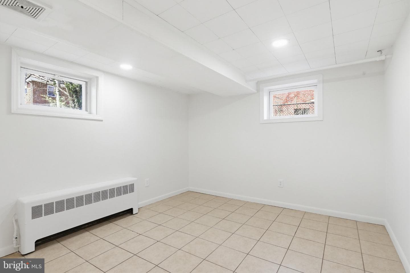 10202 Gardiner Avenue photo 29
