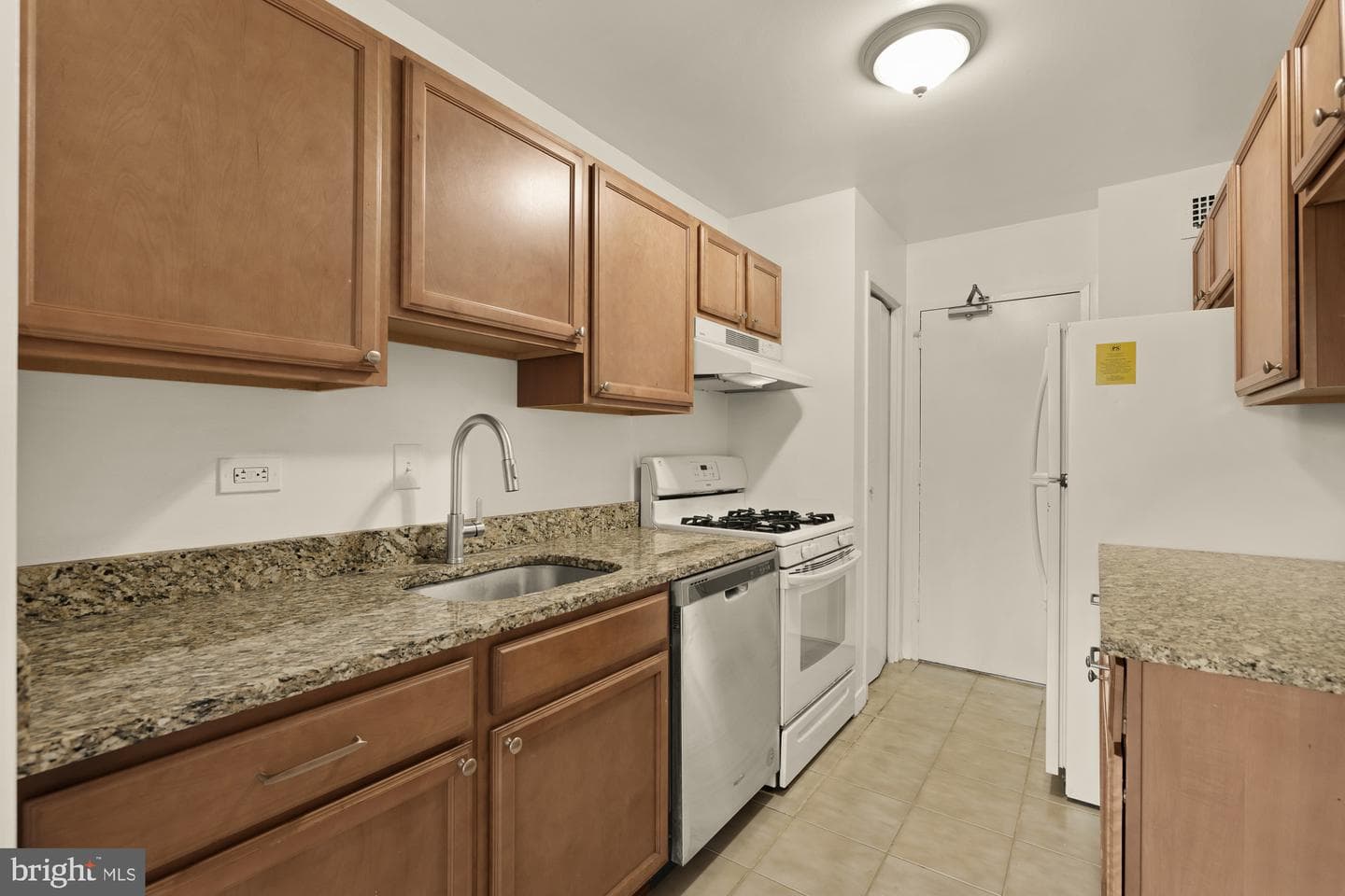 1900 Lyttonsville Road #818 photo 16