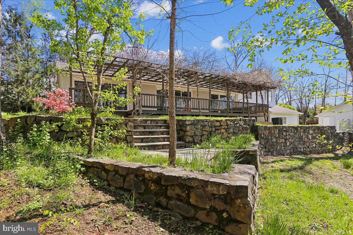 14400 Jones Lane photo 2