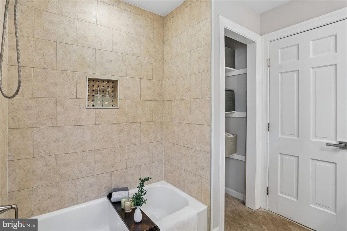14400 Jones Lane photo 31