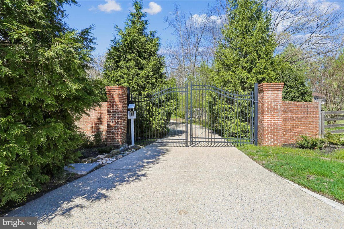 14400 Jones Lane photo 42