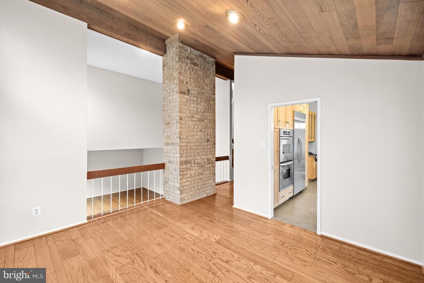 6309 Friendship Court photo 26