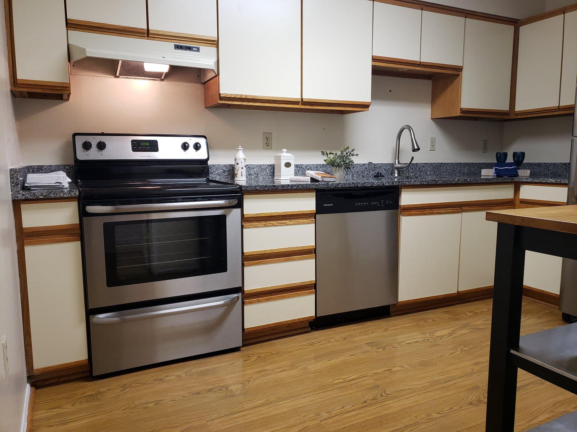 15100 Interlachen Drive #4-520 photo 3