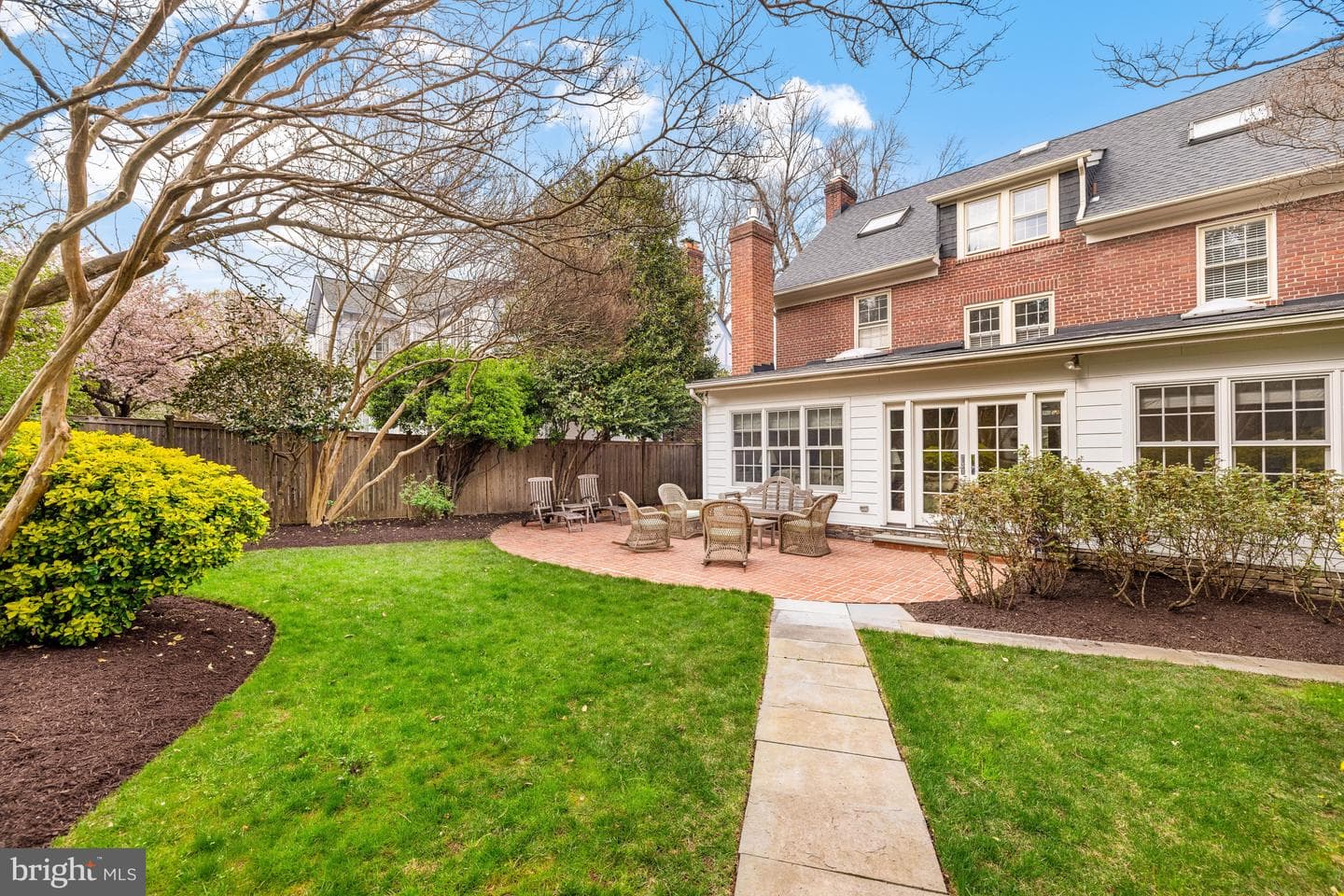112 Summerfield Road photo 38