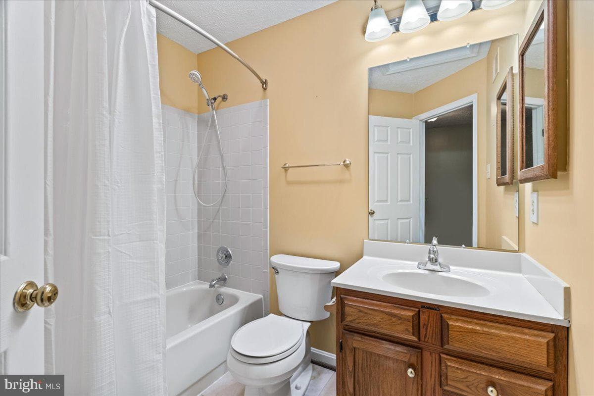 20540 Lowfield Drive photo 36