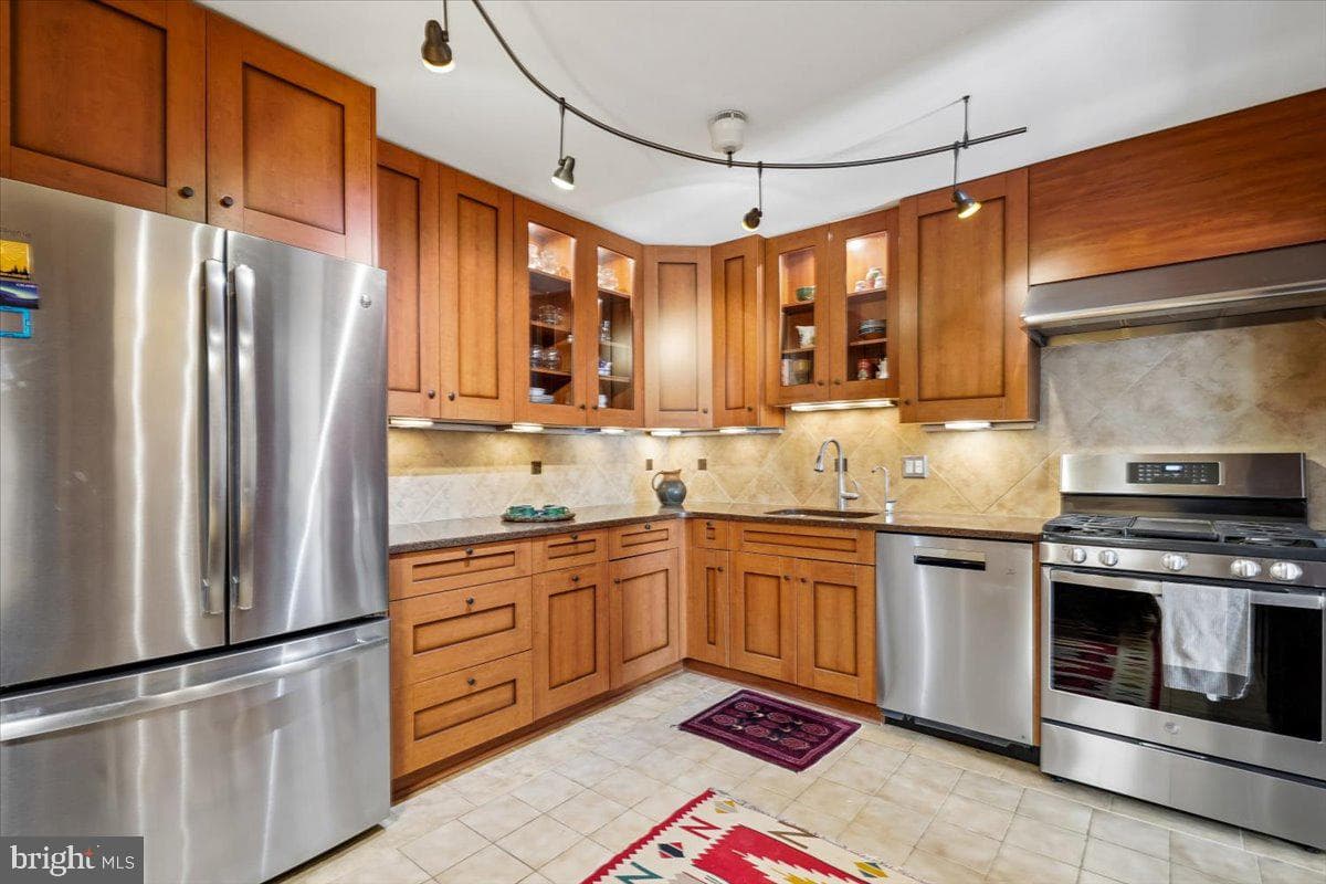 4620 N Park Avenue #1205 E photo 14