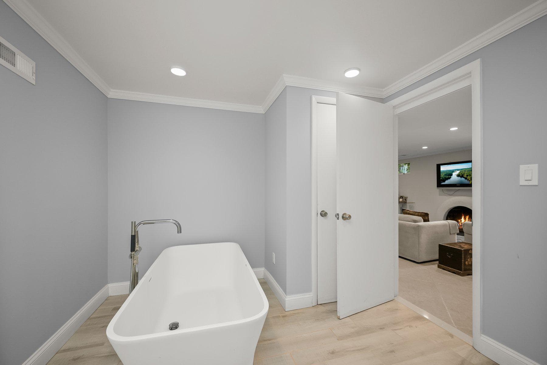 7104 Oak Forest Lane photo 32