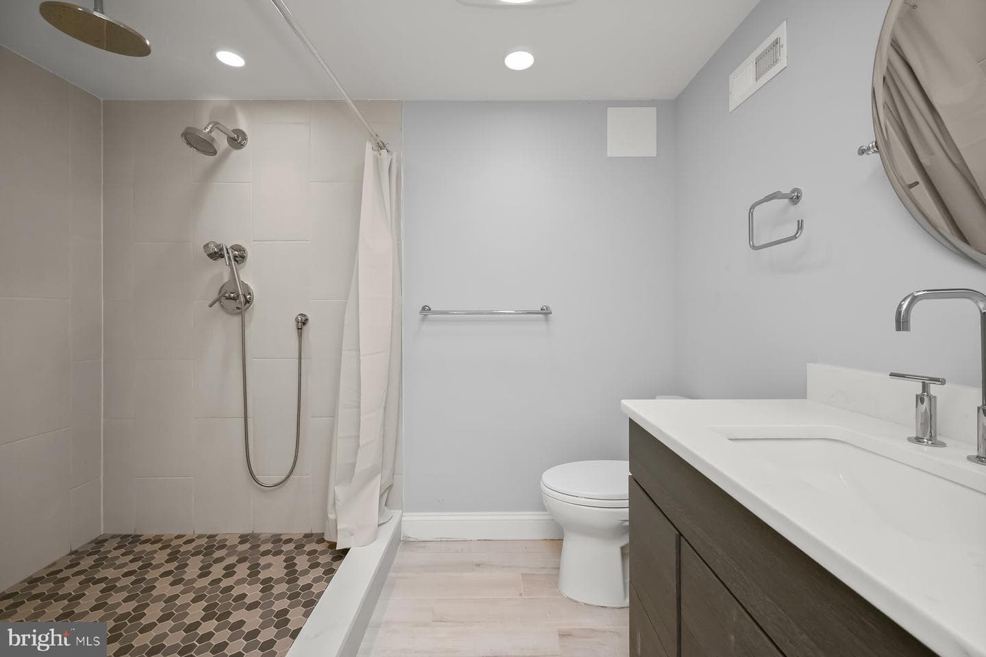 7104 Oak Forest Lane photo 33