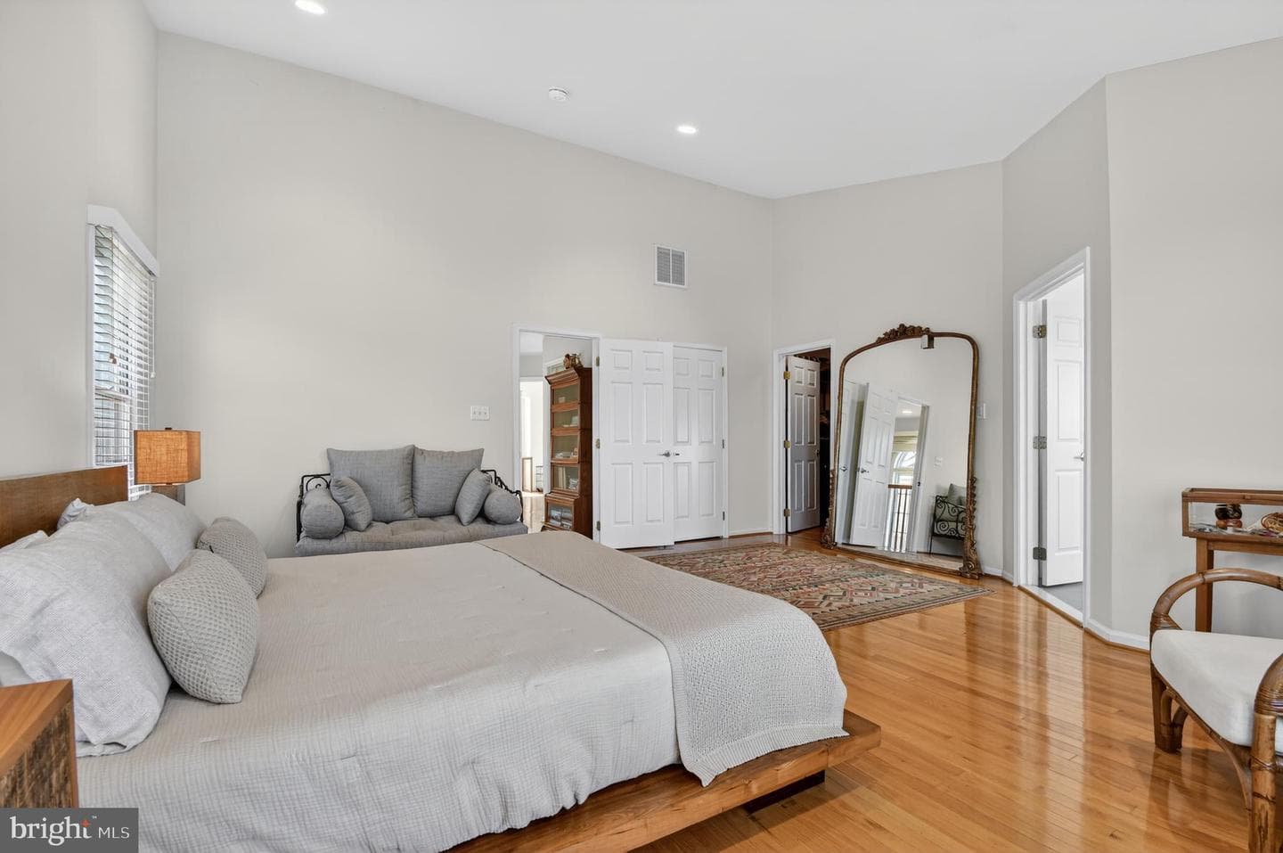 8439 Bells Ridge Terrace photo 18