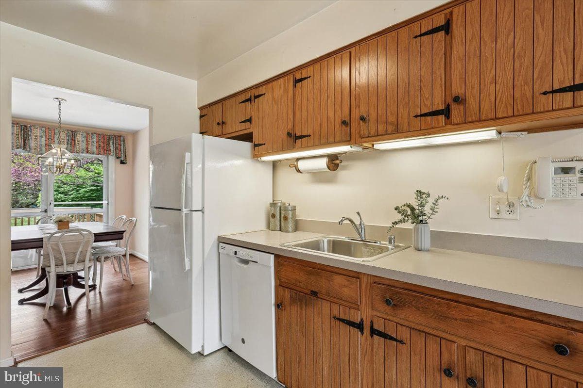 16725 Frontenac Terrace photo 19