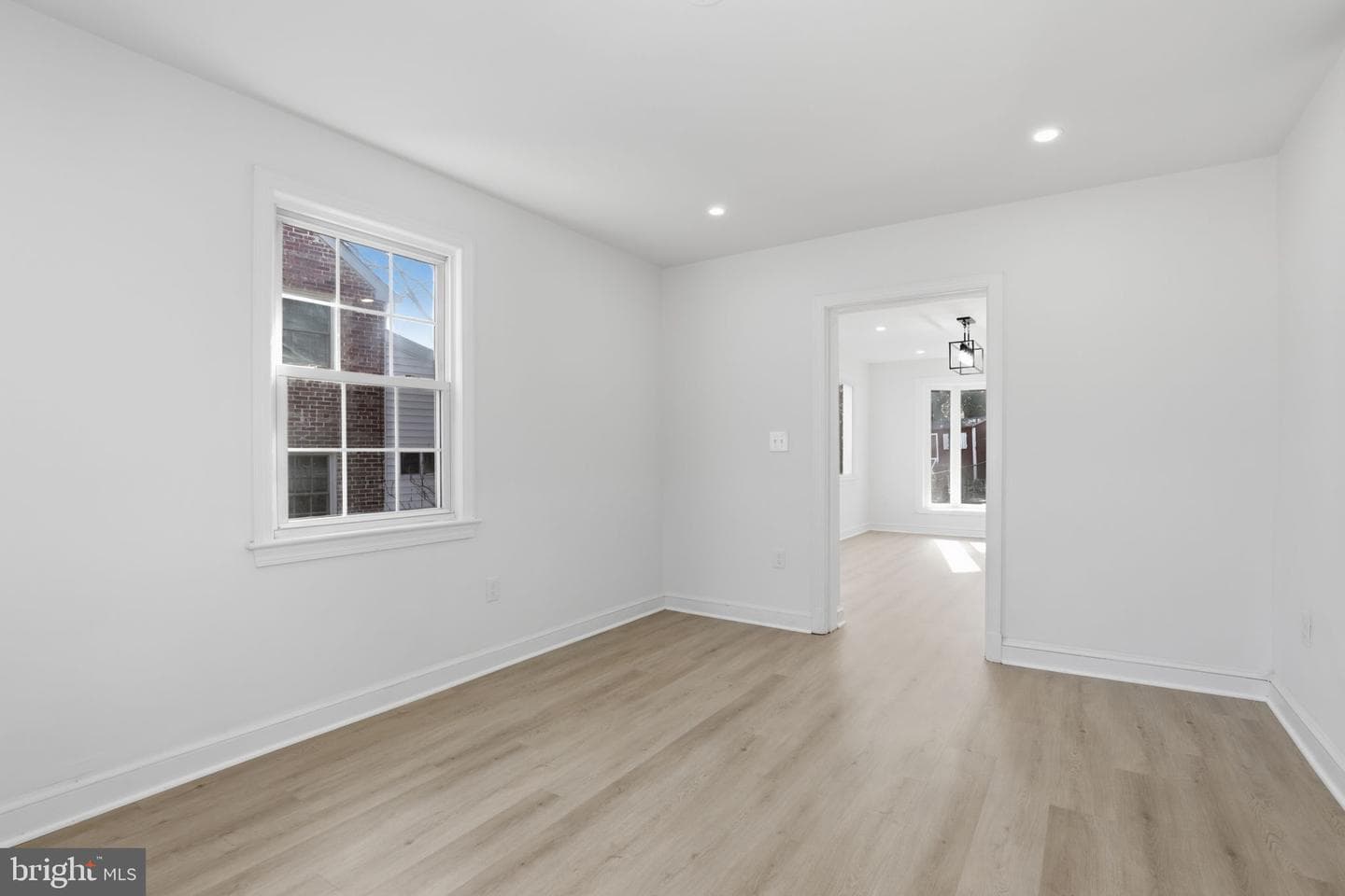 311 Ellsworth Drive photo 24