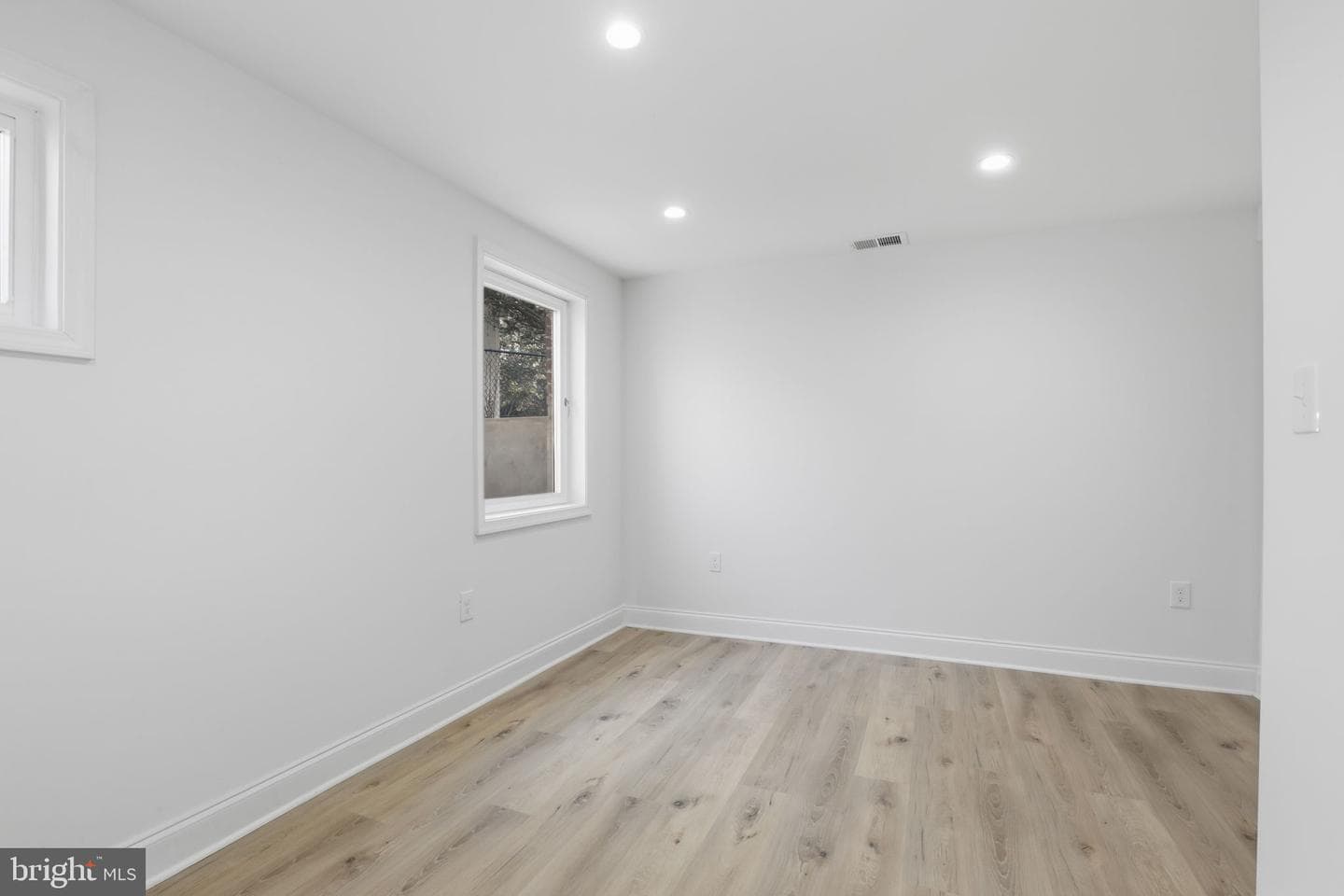 311 Ellsworth Drive photo 48