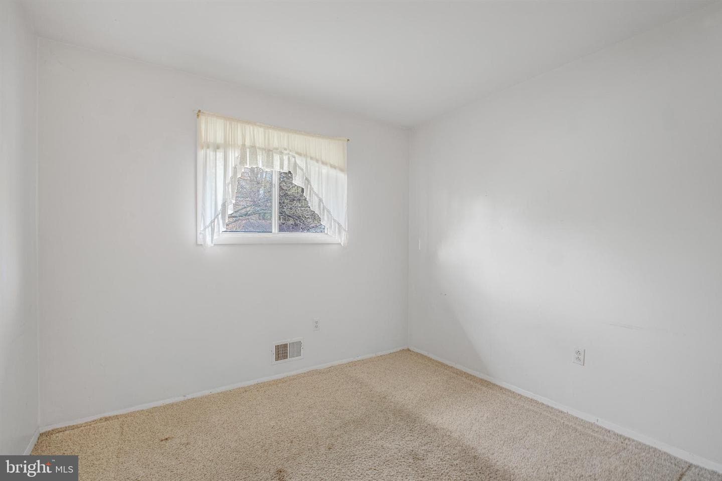 1118 Downs Drive photo 18