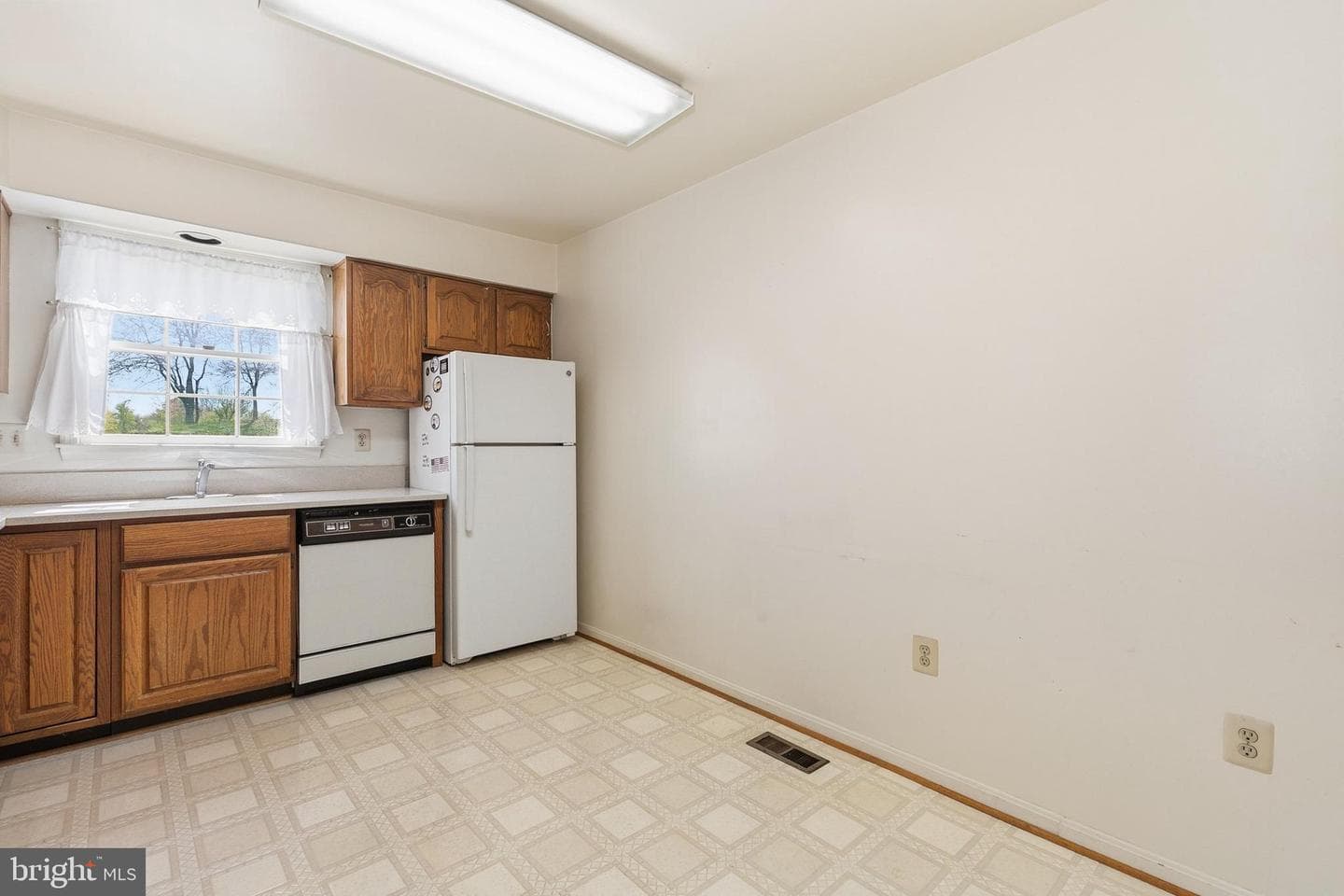 5 Sonata Court photo 11