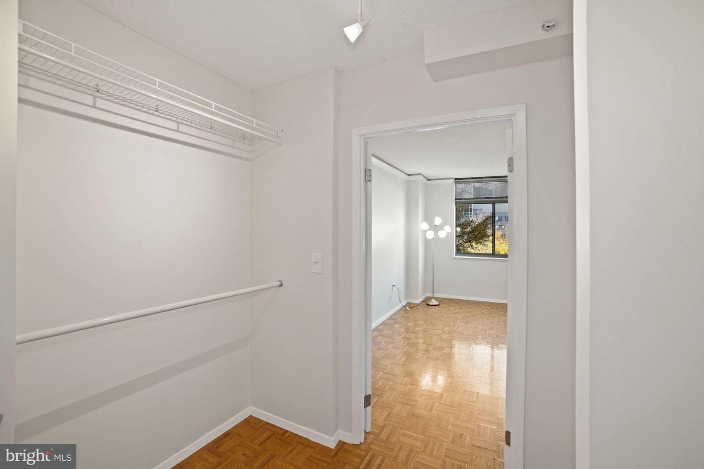 7111 Woodmont Avenue #514 photo 21