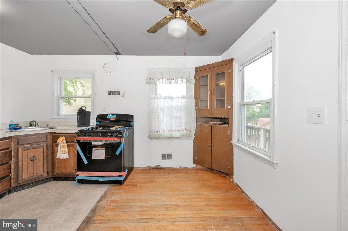 9813 Braddock Road photo 7