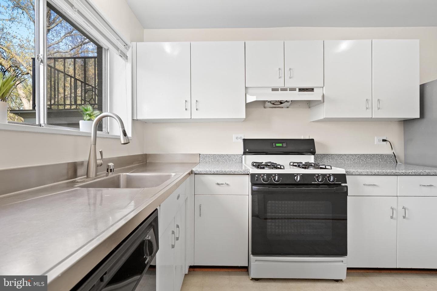 10630 Montrose Avenue #104 photo 22