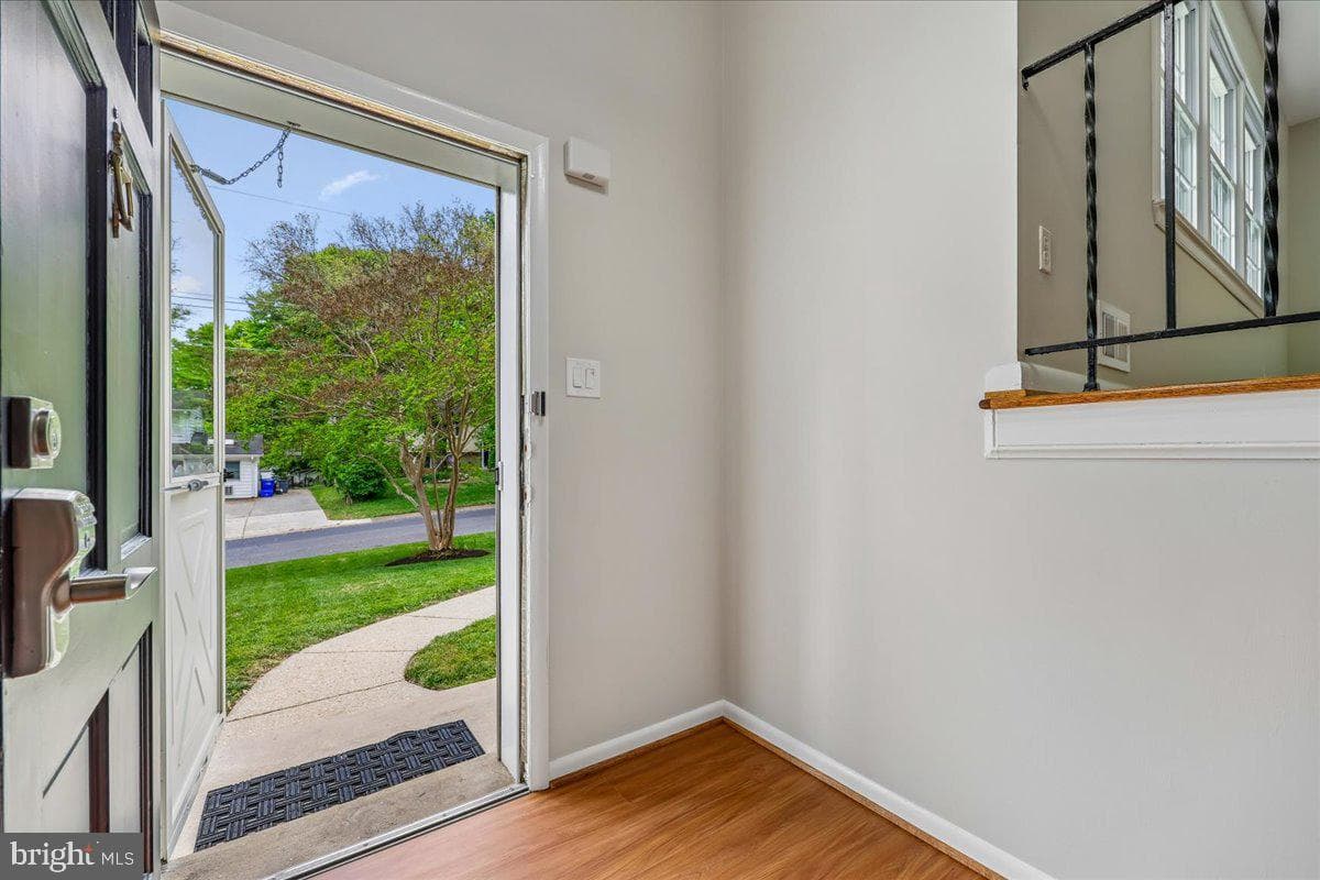 5315 Manorfield Road photo 7