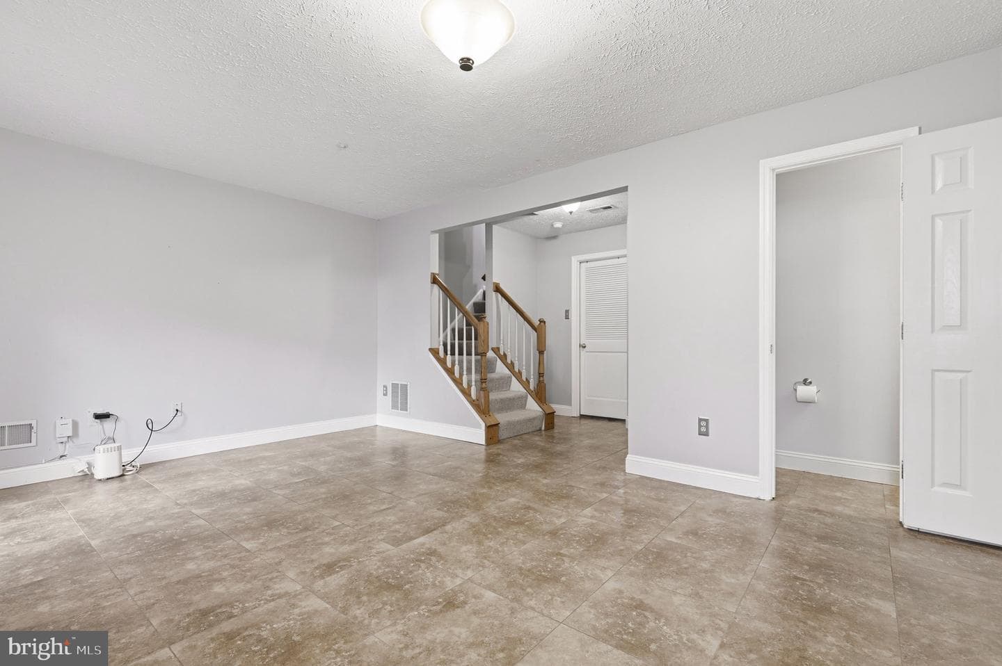 18639 Clovercrest Circle photo 33