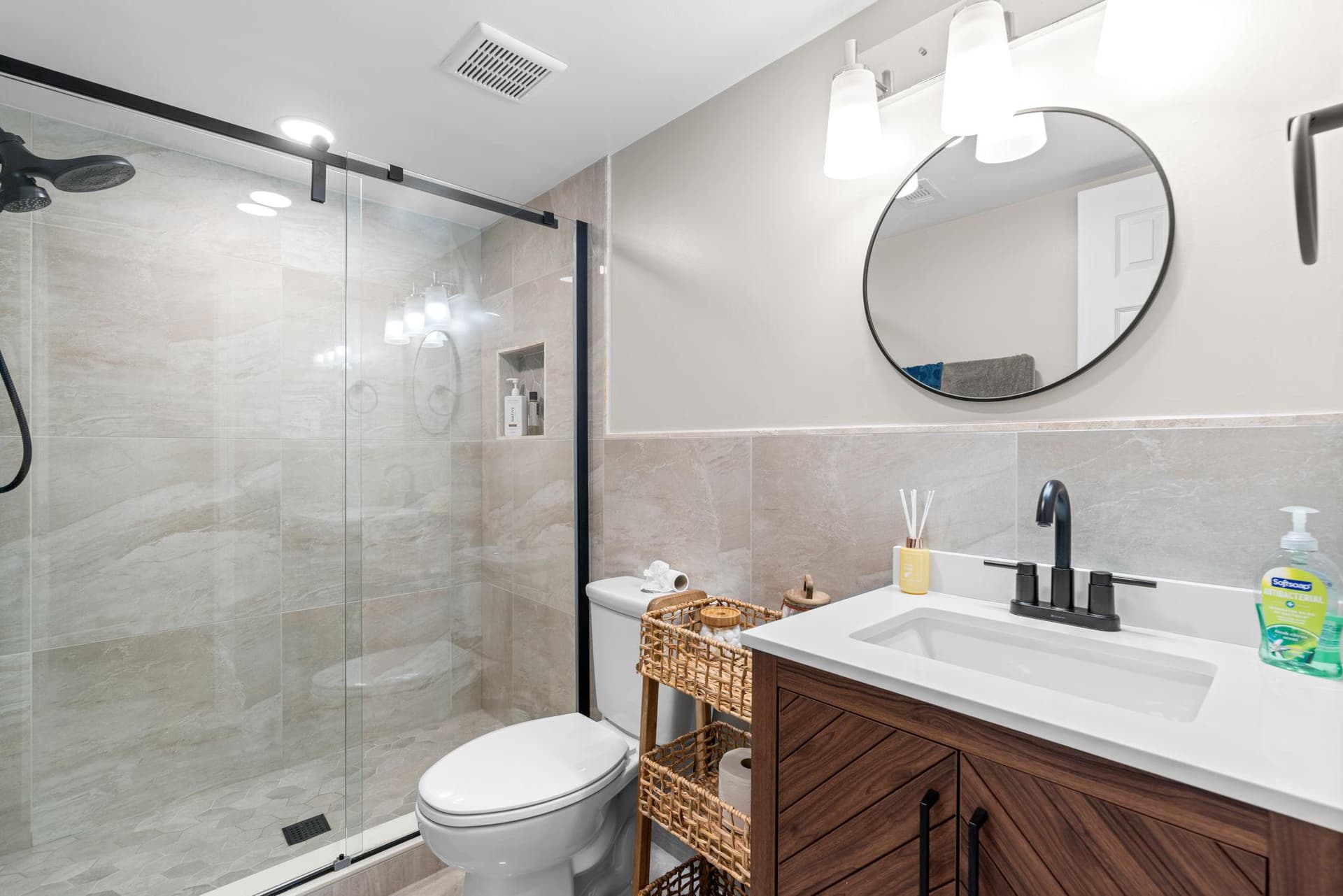 838 Quince Orchard Boulevard #102 photo 15