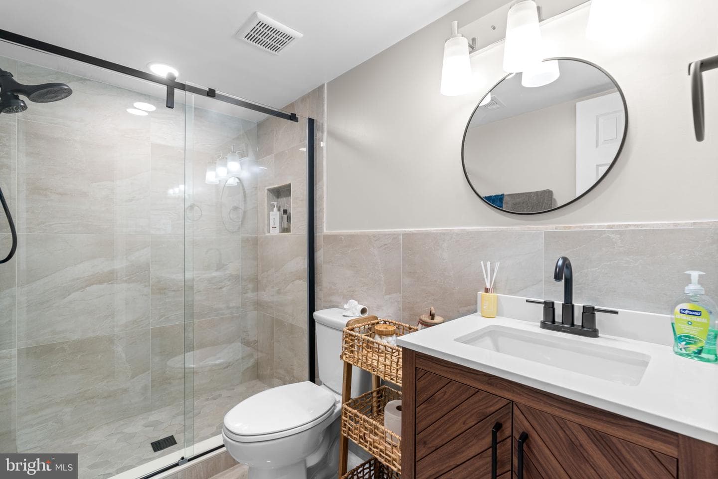 838 Quince Orchard Boulevard #102 photo 18