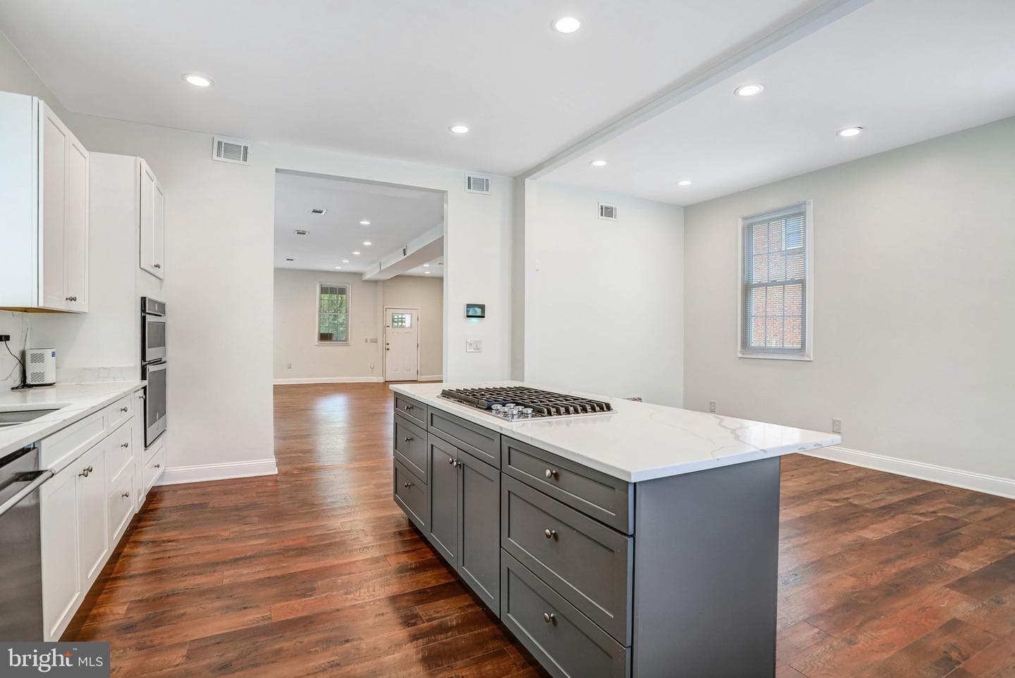 827 Philadelphia Avenue photo 4