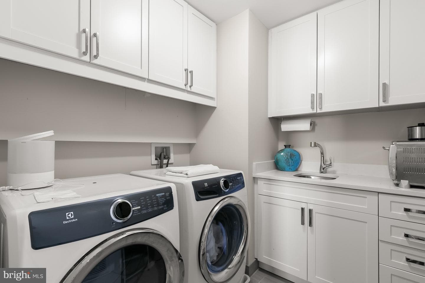 8302 Woodmont Avenue #800 photo 39