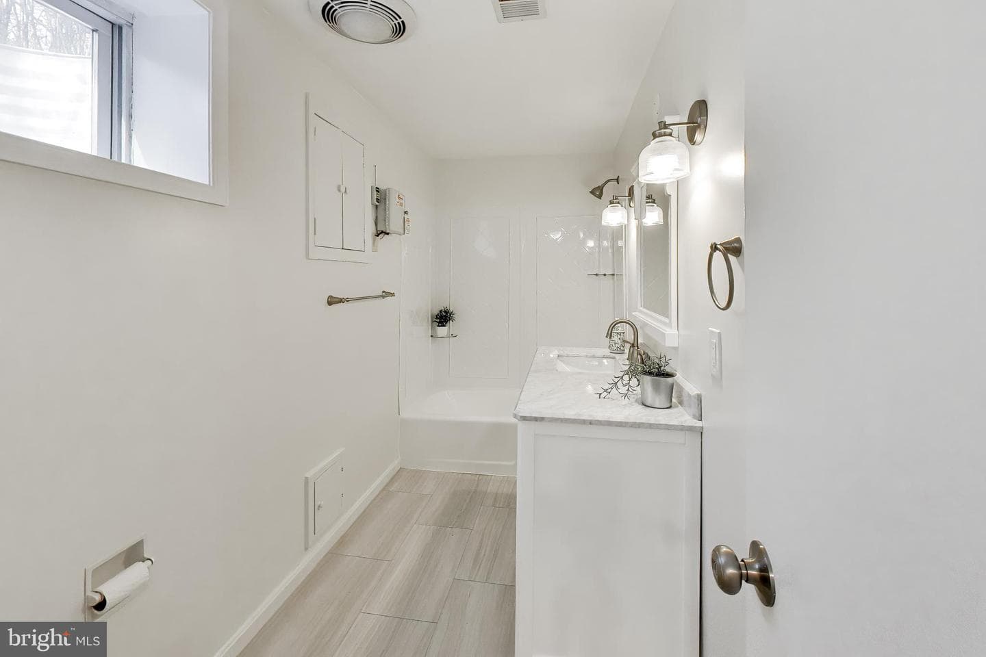 54 Orchard Way N photo 28