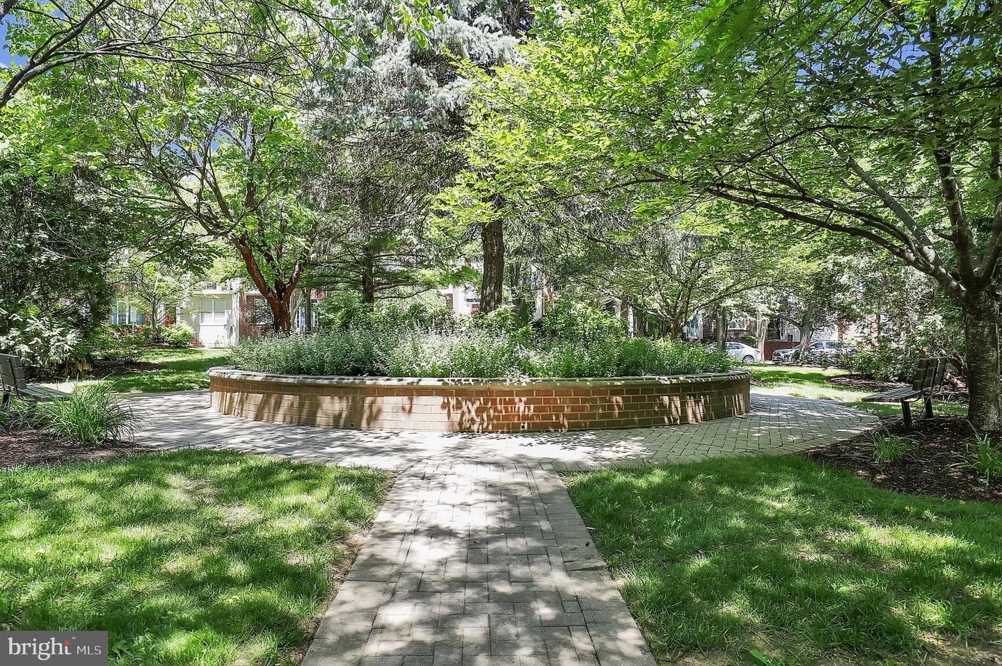 303 Garden View Square photo 36