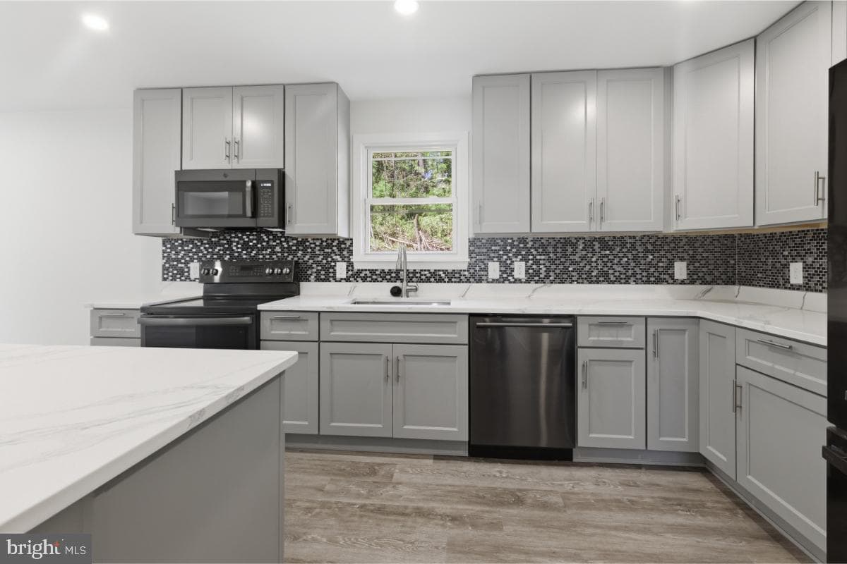 24823 Cutsail Drive photo 12