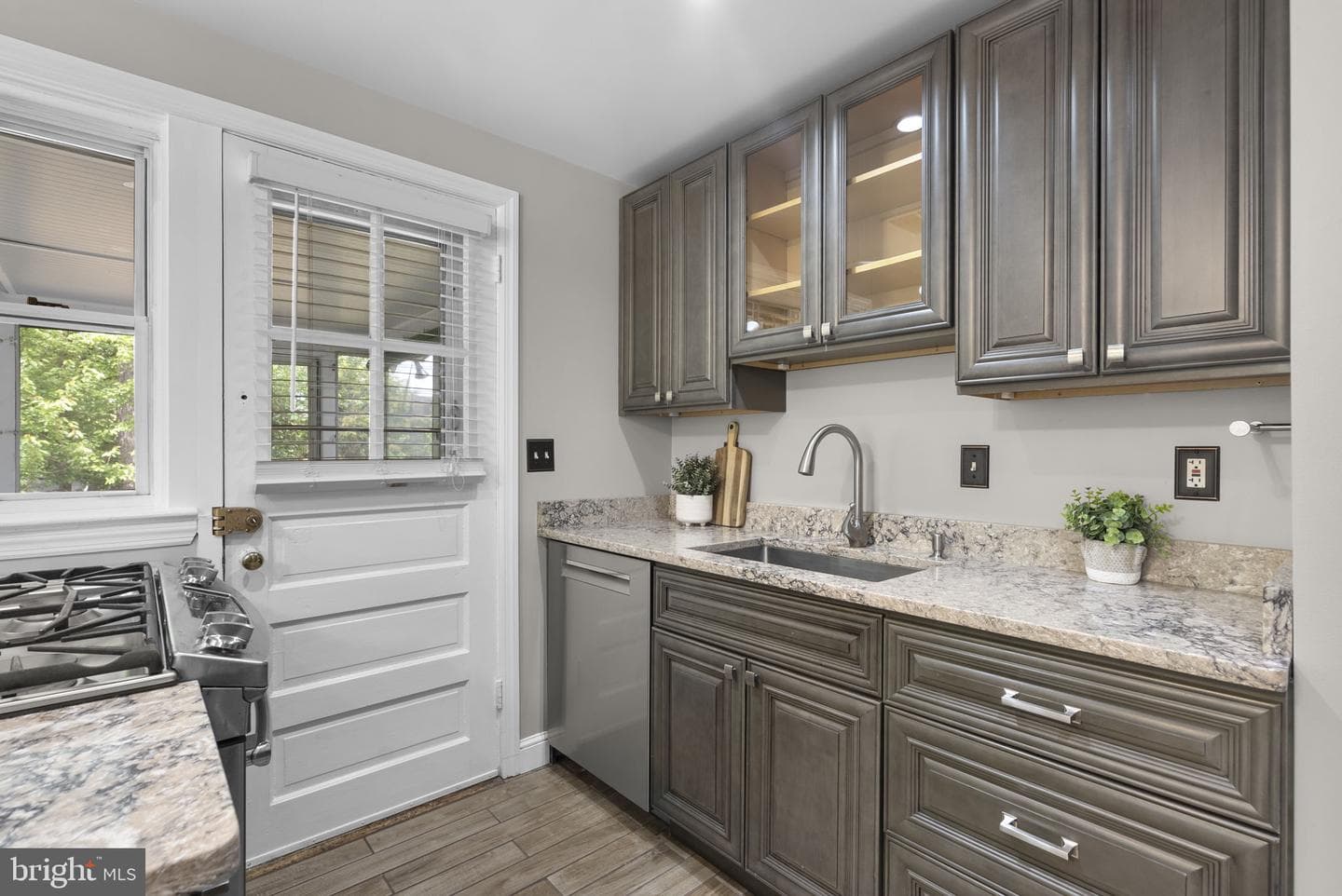 10604 S Dunmoor Drive photo 9