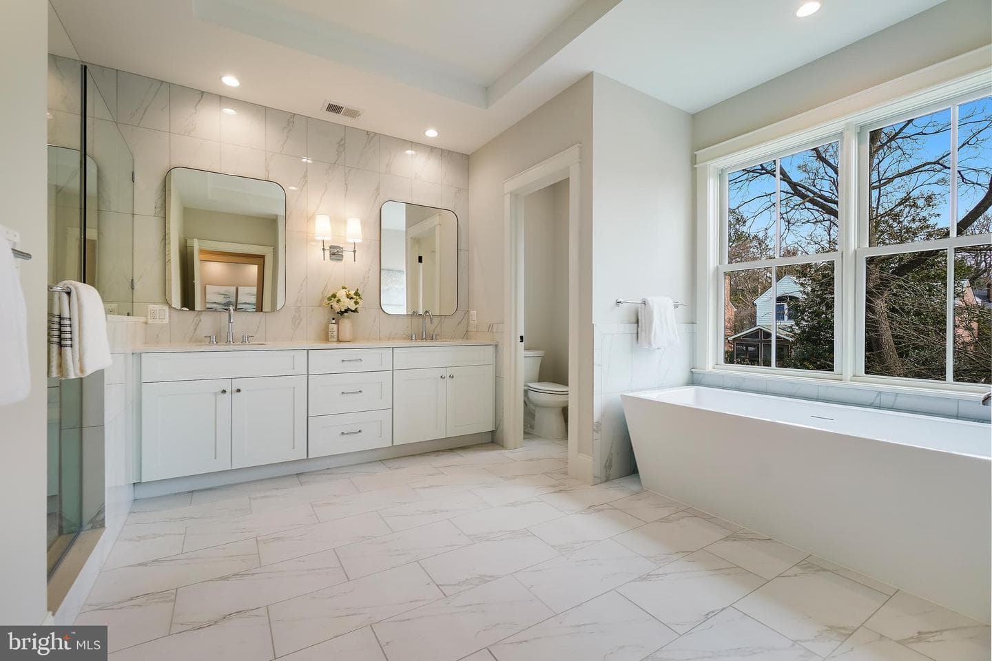 8204 Hampden Lane photo 12