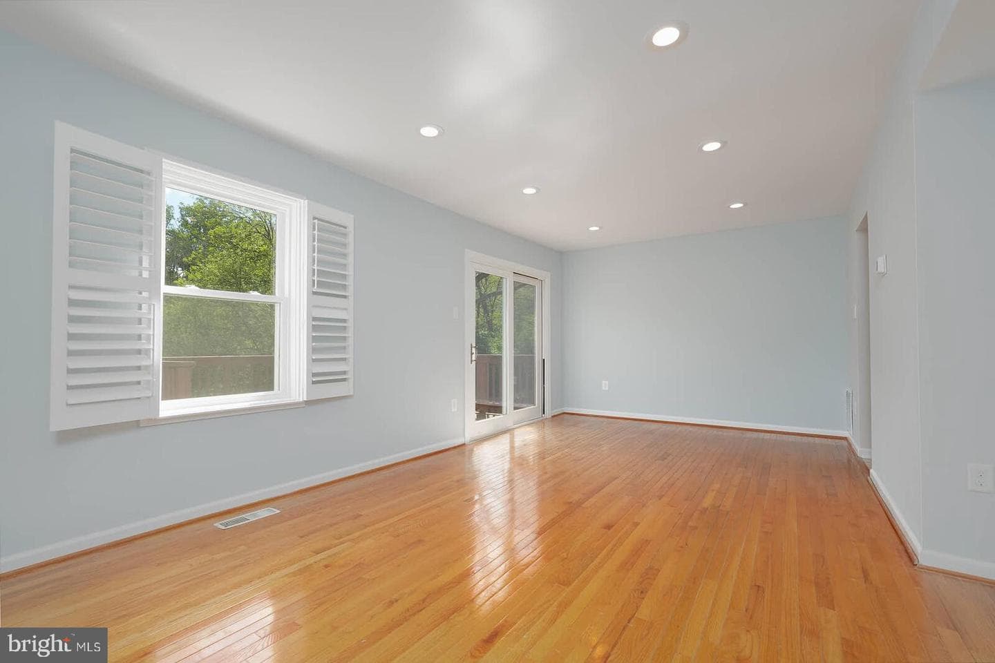 965 Paulsboro Drive photo 4
