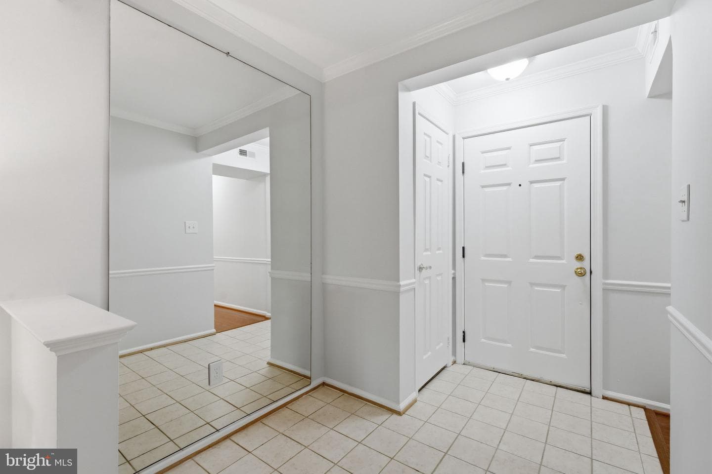 5705 Brewer House Circle #t-2 photo 4
