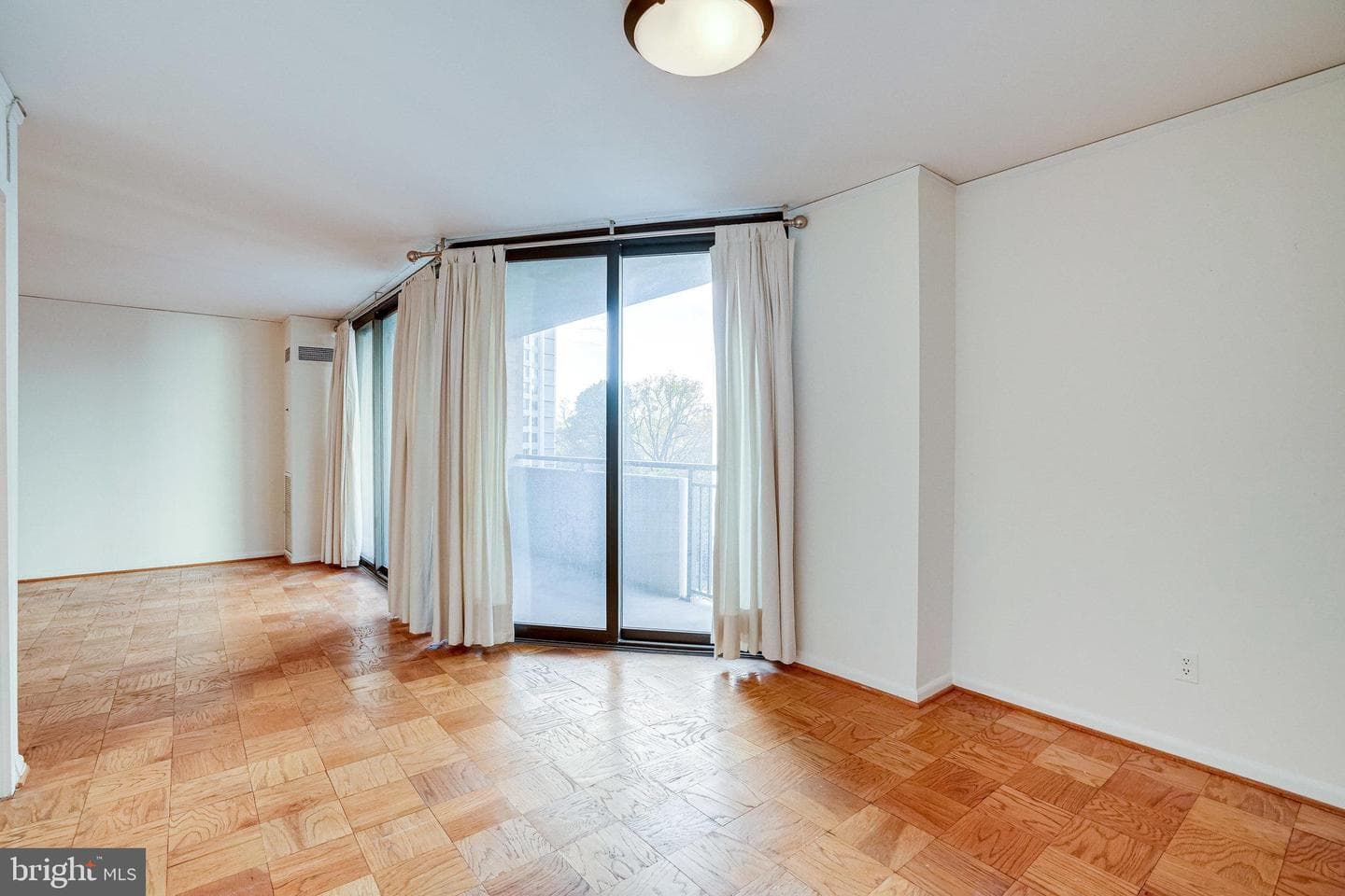 4620 N Park Ave # 709E photo 34