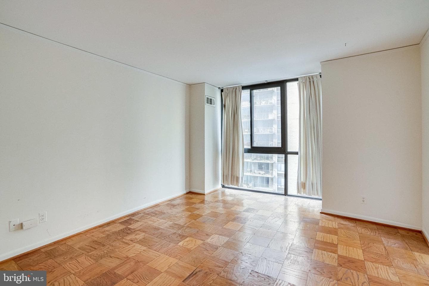 4620 N Park Ave # 709E photo 51