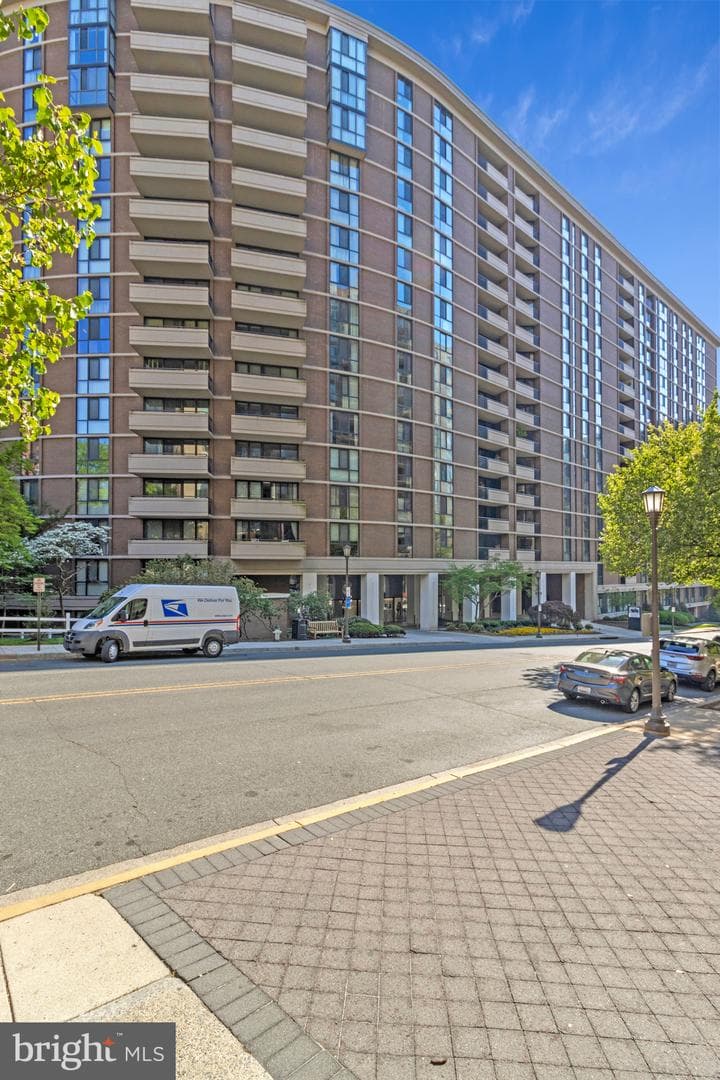 4620 N Park Ave # 709E photo 63