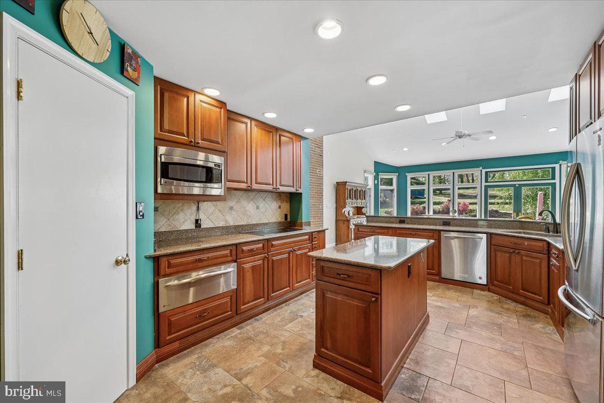 13113 Chestnut Oak Drive photo 11
