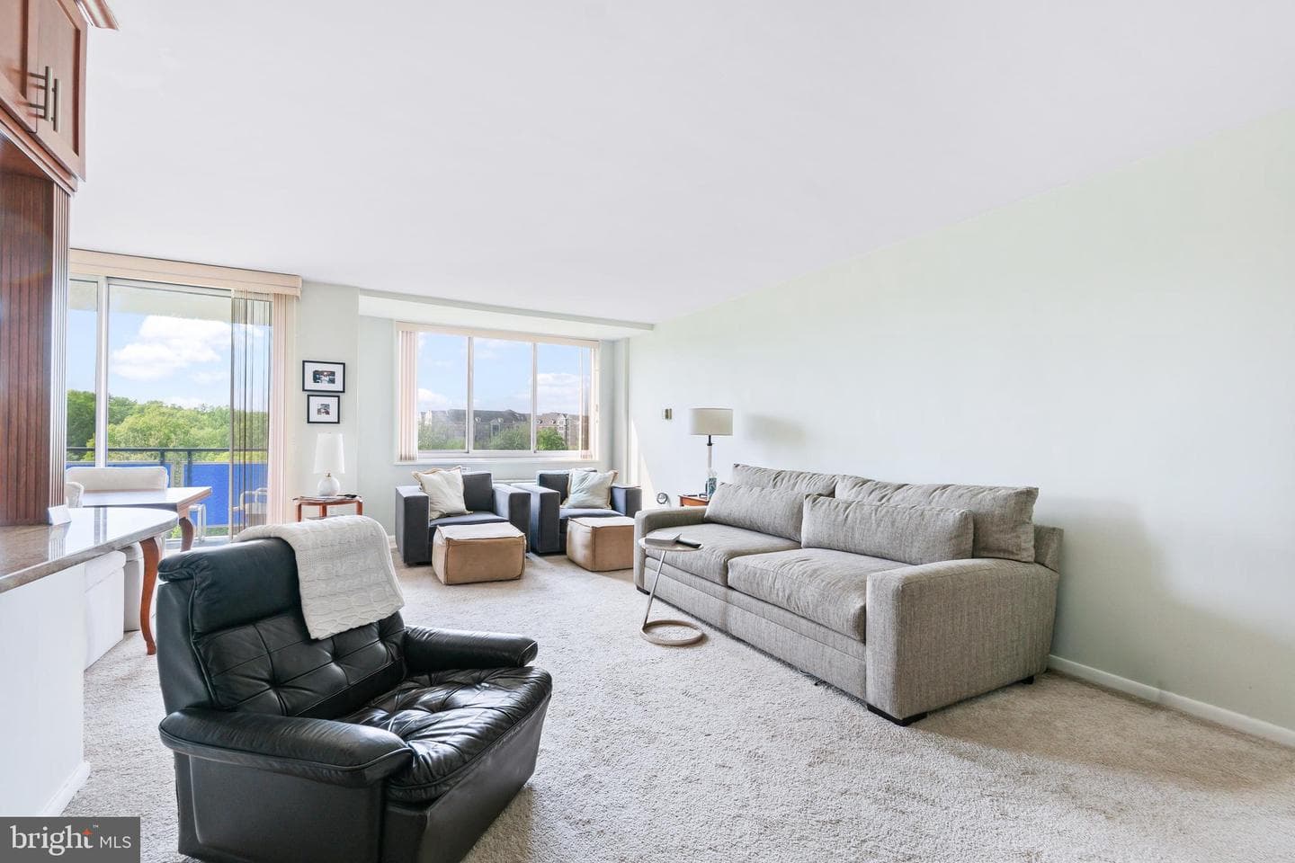 10401 Grosvenor Place #1009 photo 3